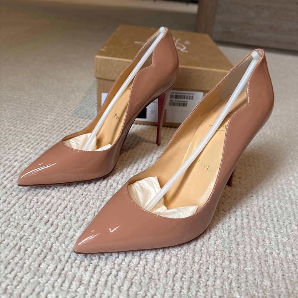 New In Box Christian Louboutin Hot Chick Pump Size 37